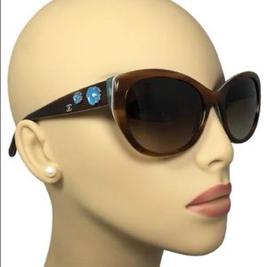 Vintage Chanel Brown/Blue Sunglasses Flower Accents
